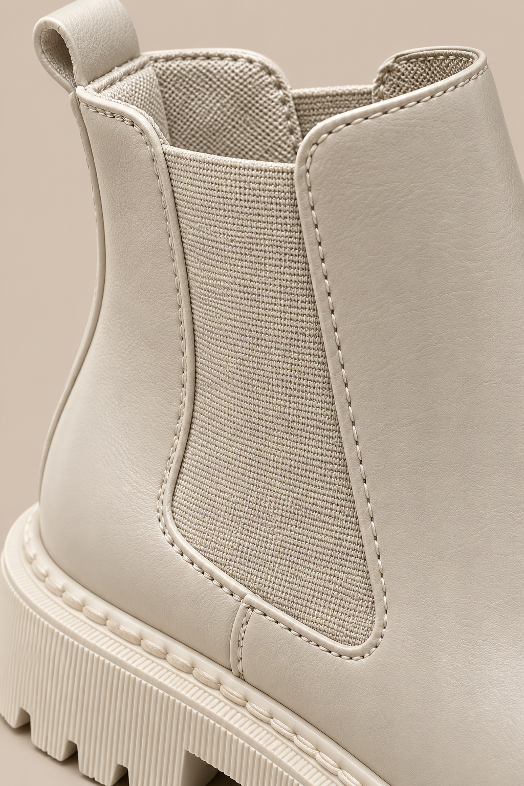 Crezel | Chelsea Boots Damen mit Nieten und Profilsohle