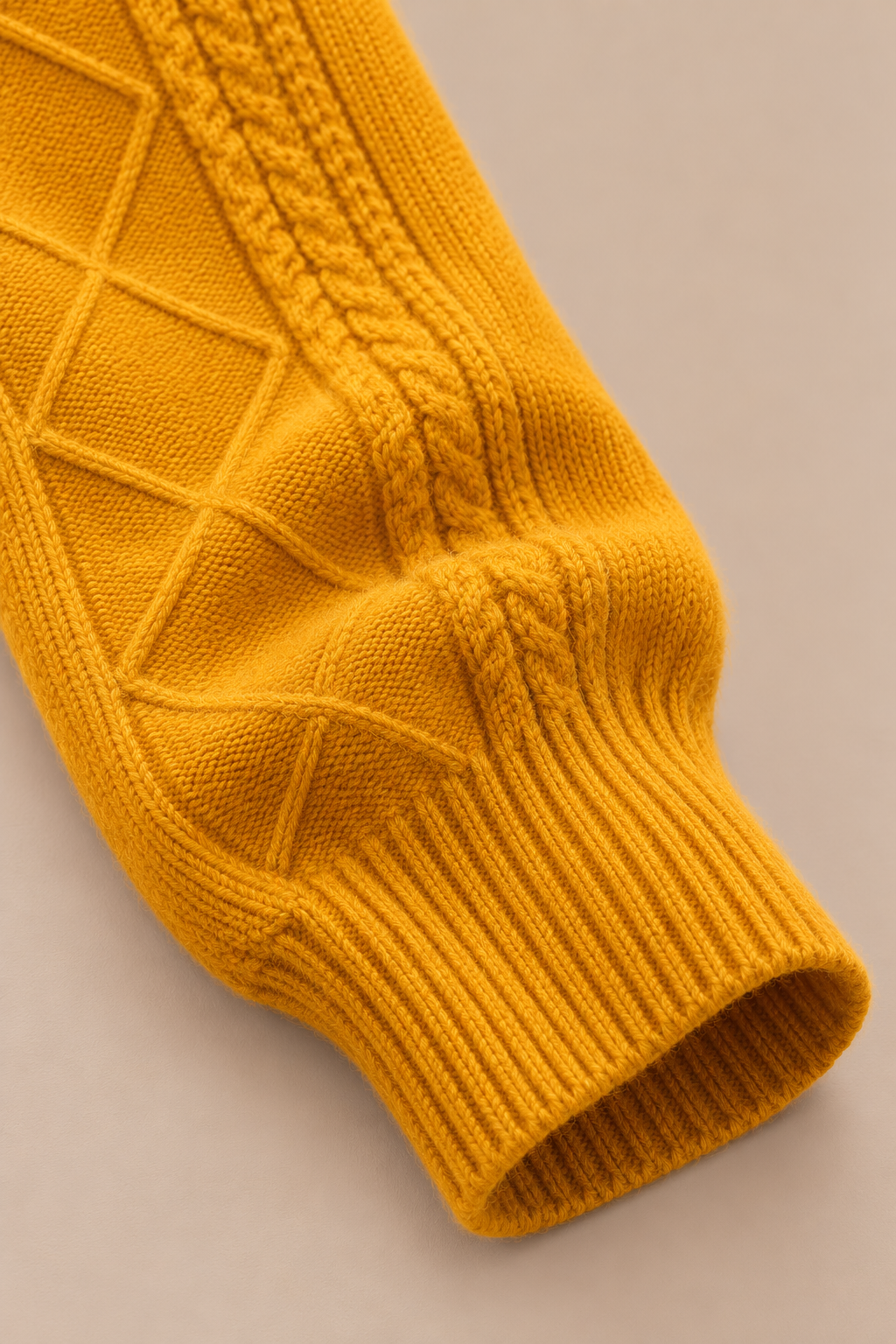 Alivia | Troyer Damen mit Strickmuster und Reissverschluss