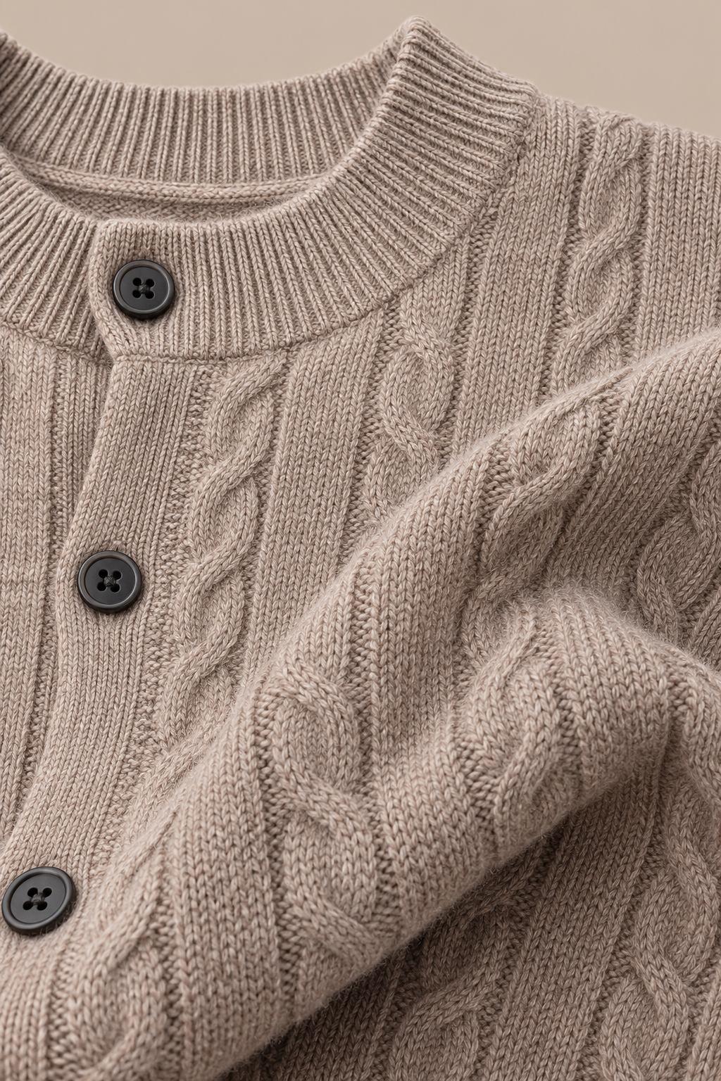 Andrew | Cardigan Herren mit Zopfmuster und Knopfleiste