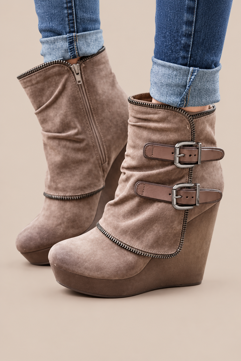 Arielle | Winterstiefel Damen mit Keilabsatz und Schnallendetails