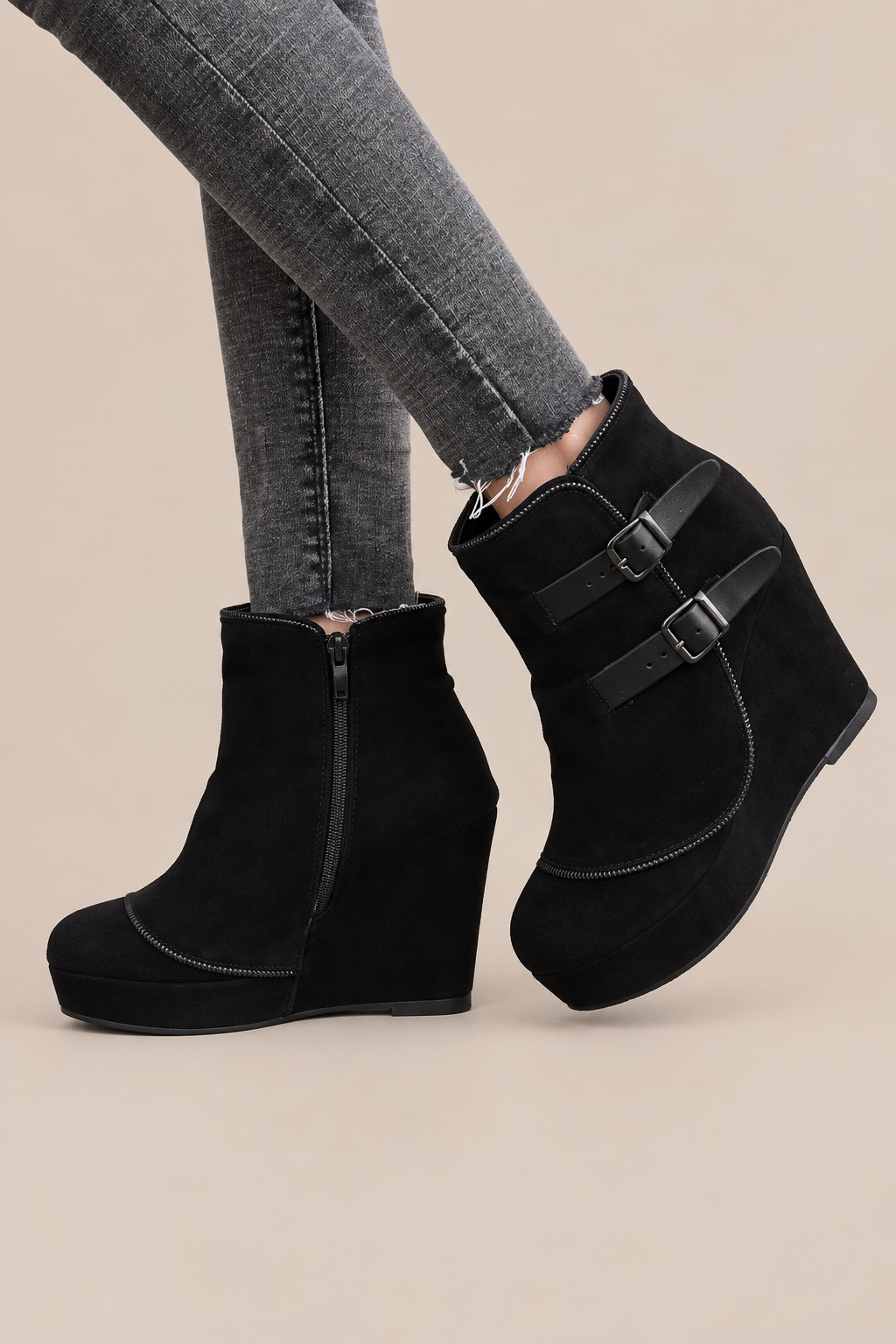 Arielle | Winterstiefel Damen mit Keilabsatz und Schnallendetails