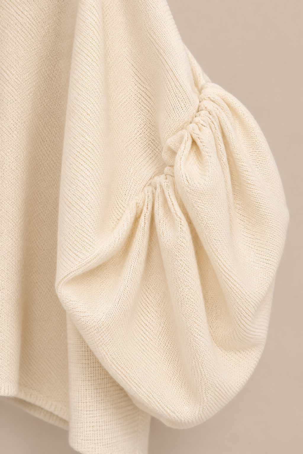 Bella | Wollpullover Damen mit drapierten Ärmeln