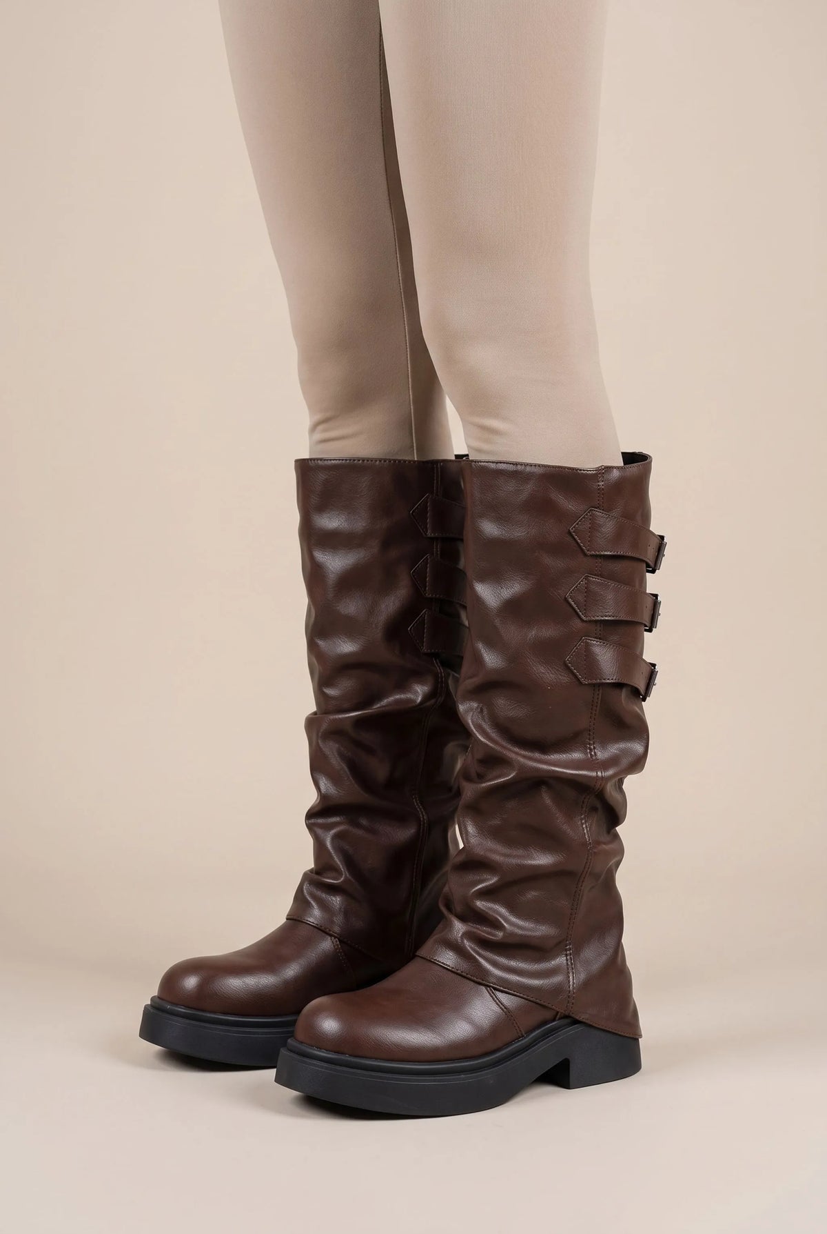 Bucklite | Geraffte Plateau Stiefel