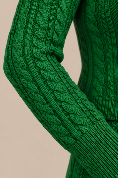 Cristy | Strickpullover Damen mit Cut-Out und Zopfmuster