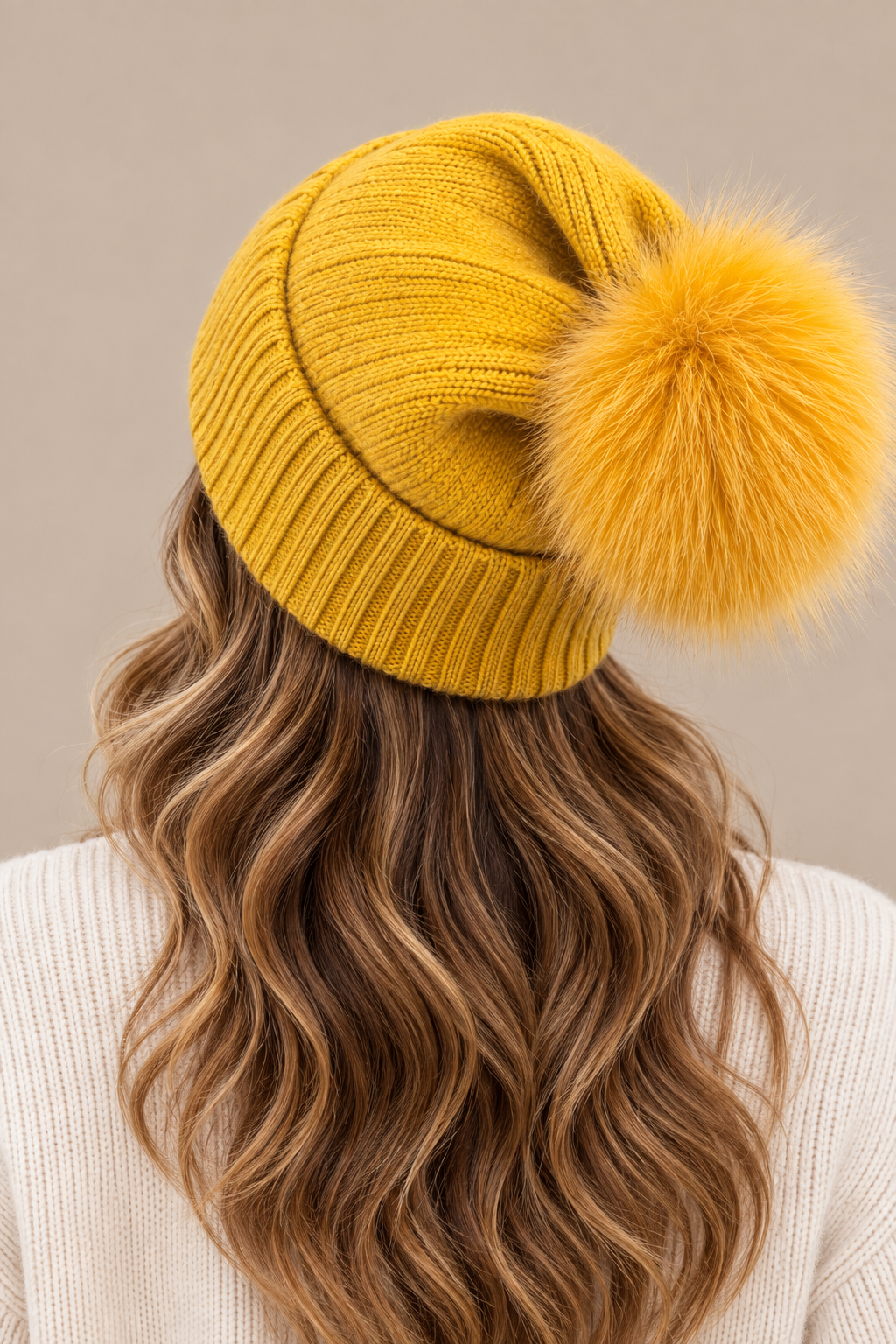 Darelle | Wintermütze mit Pompon und breitem Umschlag