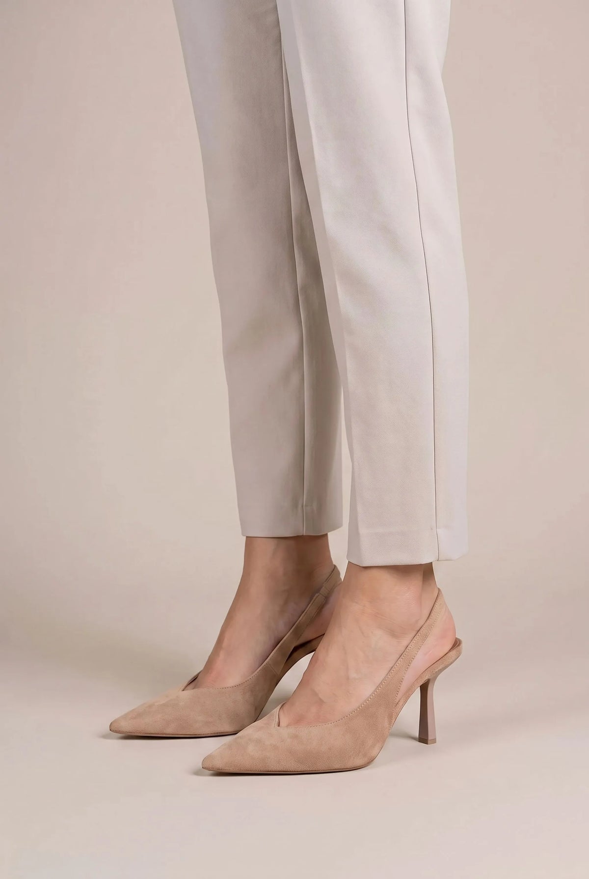 Elevys | Spitz Zulaufende Slingback-Pumps