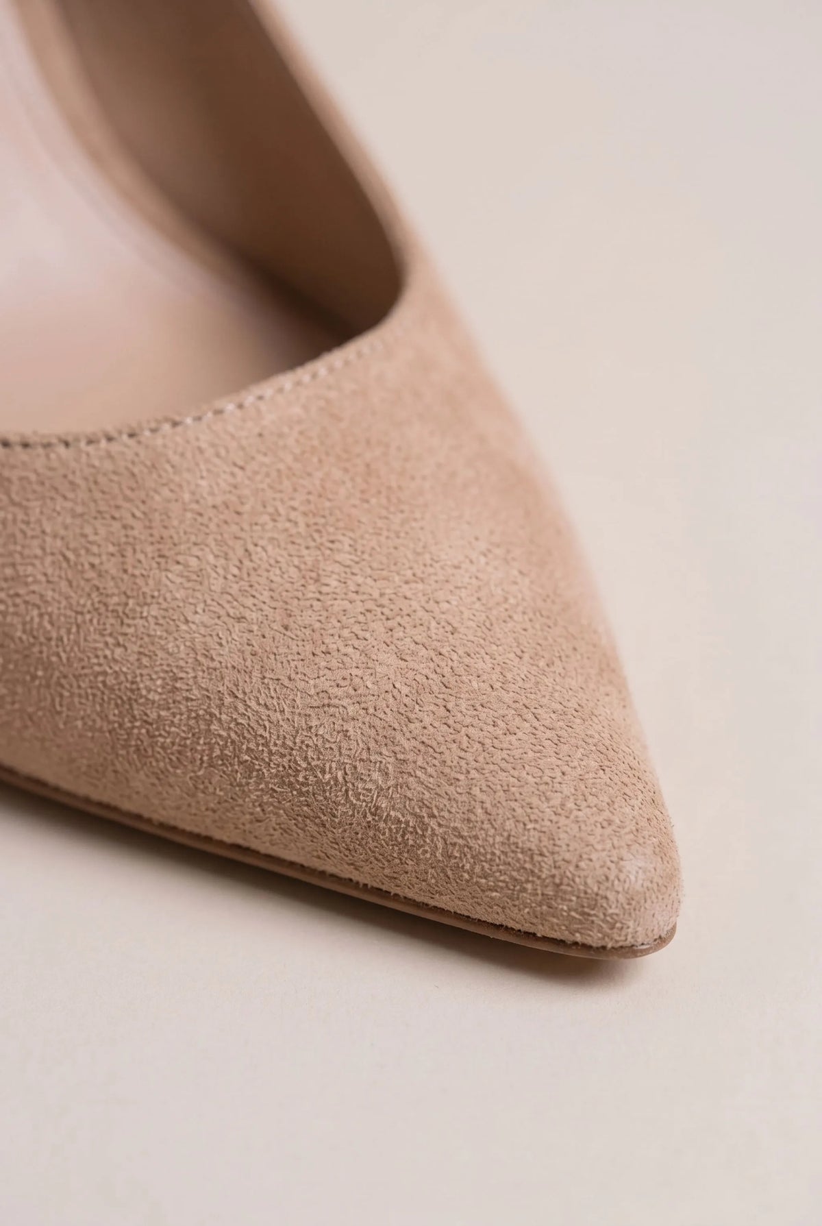 Elevys | Spitz Zulaufende Slingback-Pumps