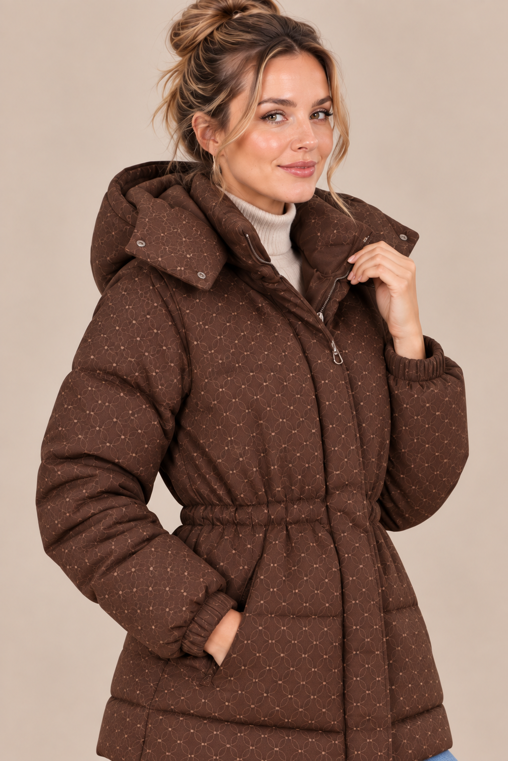 Elvessa | Leichte Steppjacke mit Muster und verstellbarer Taille