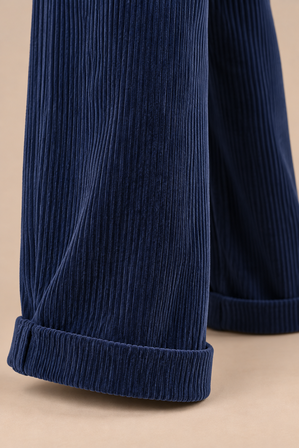 Jeralyn | Cordhose Damen mit Karottenschnitt und Corduroy-Struktur