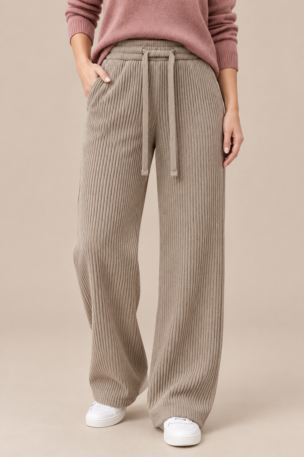 Kianna | Cordhose Damen mit weitem Bein und Kordelzug