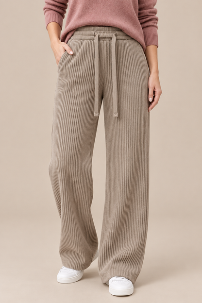 Kianna | Cordhose Damen mit weitem Bein und Kordelzug