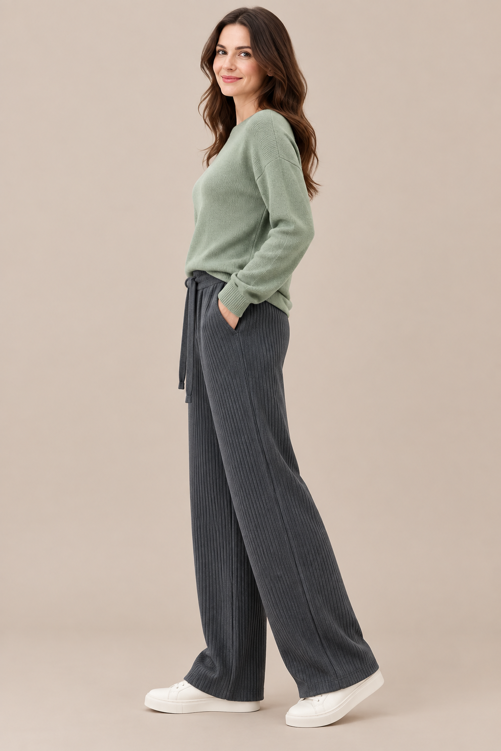 Kianna | Cordhose Damen mit weitem Bein und Kordelzug
