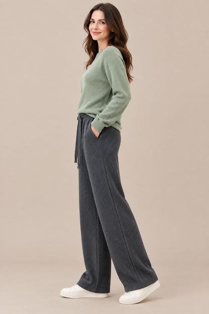 Kianna | Cordhose Damen mit weitem Bein und Kordelzug