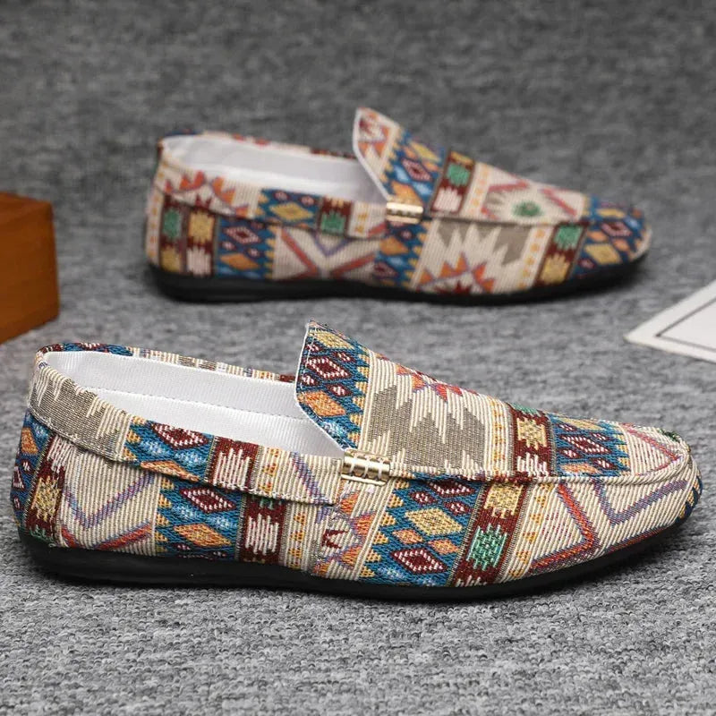 Loafer Herren | Ethno-Muster Slipper mit Golddetail & leichter Sohle