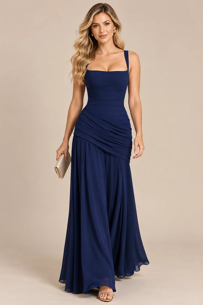 Lumery | Elegantes Maxikleid mit Raffungen und eckigem Ausschnitt