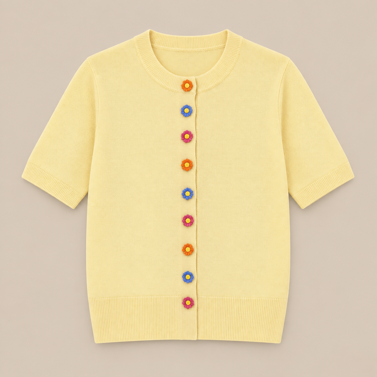 Mariel | Cardigan Damen Kurzarm mit Blumenknöpfen