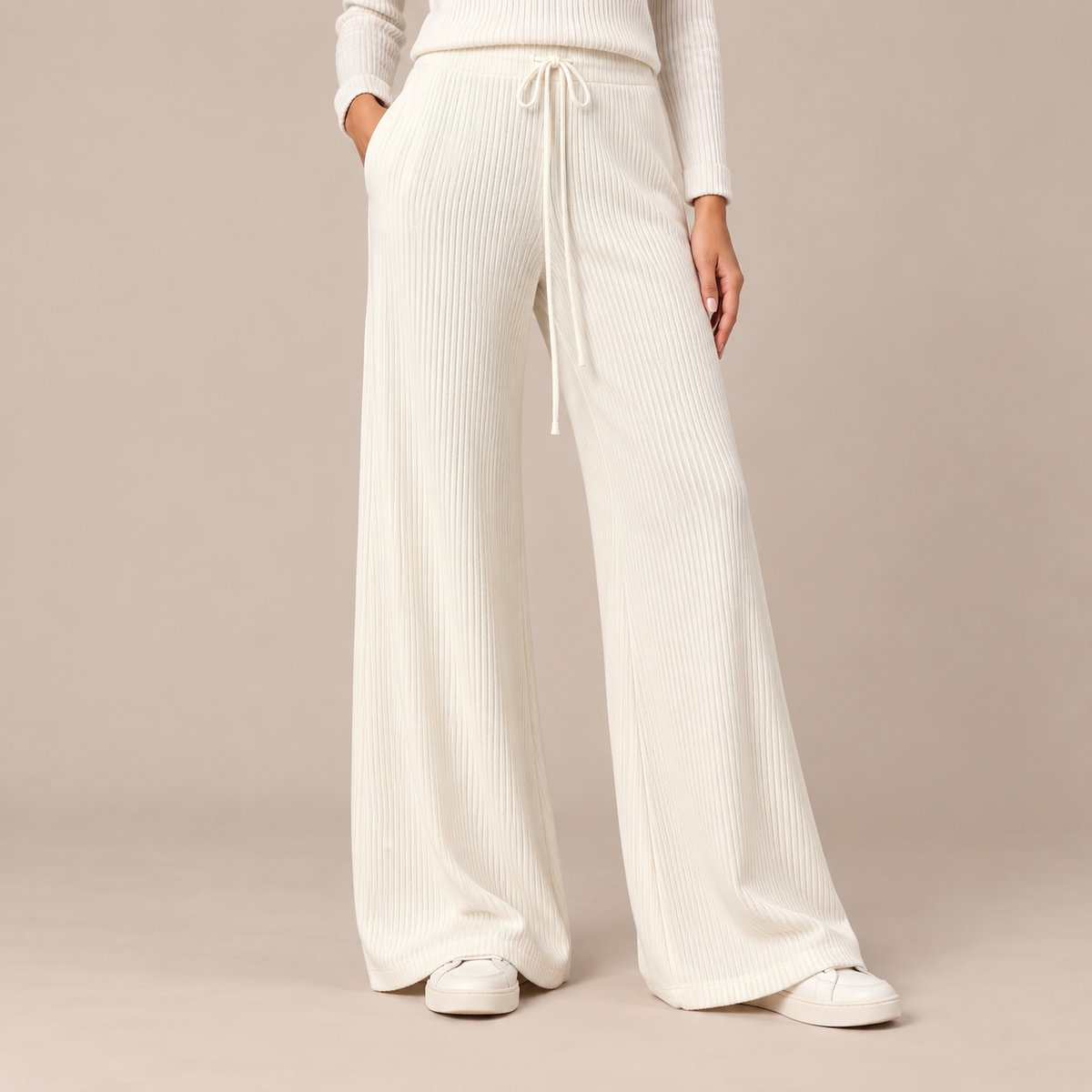 Mauricia | Cordhose Damen mit weitem Bein und feiner Corduroy-Struktur