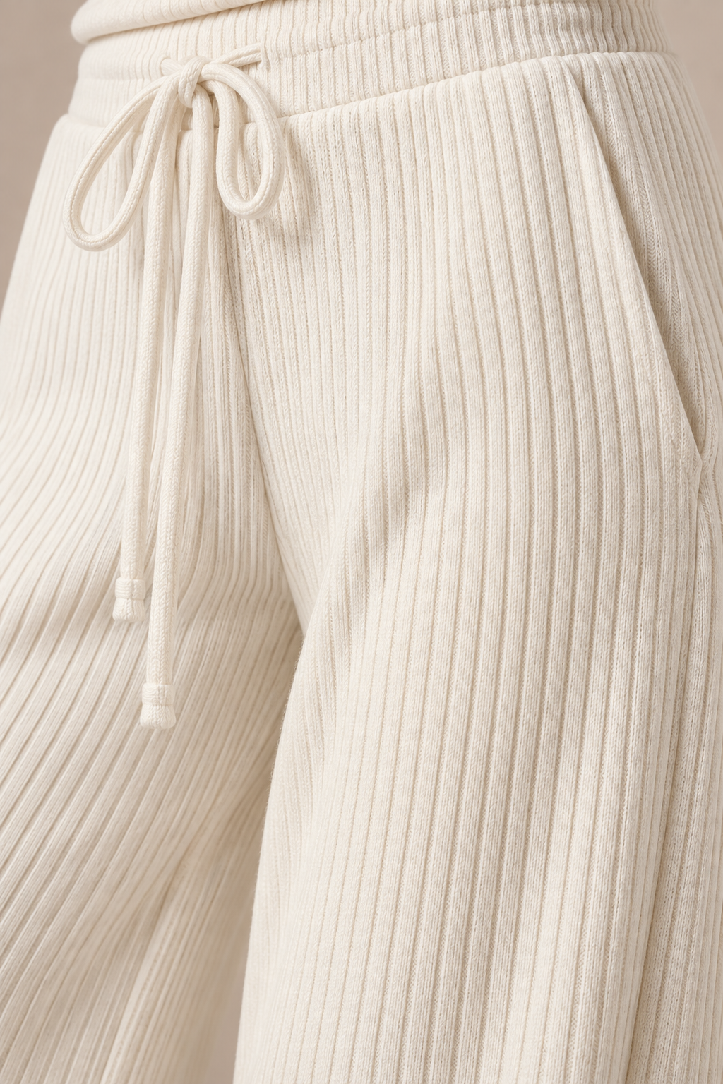 Mauricia | Cordhose Damen mit weitem Bein und feiner Corduroy-Struktur