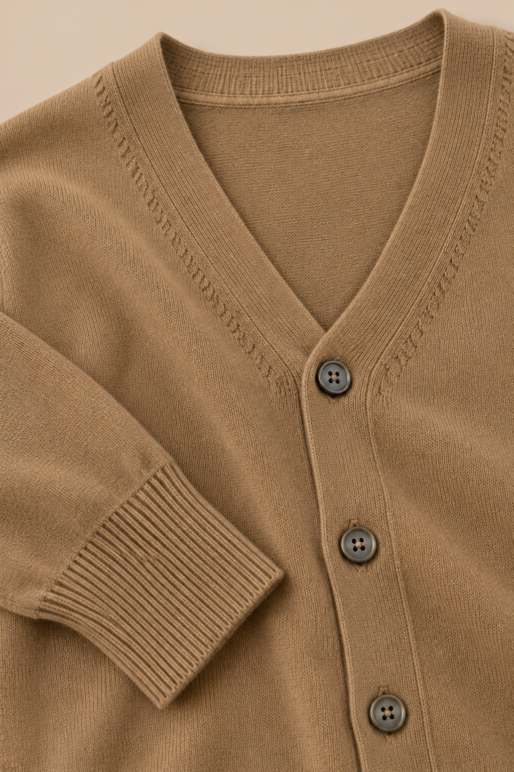 Mirella | Cardigan Damen mit V-Ausschnitt und Knöpfen