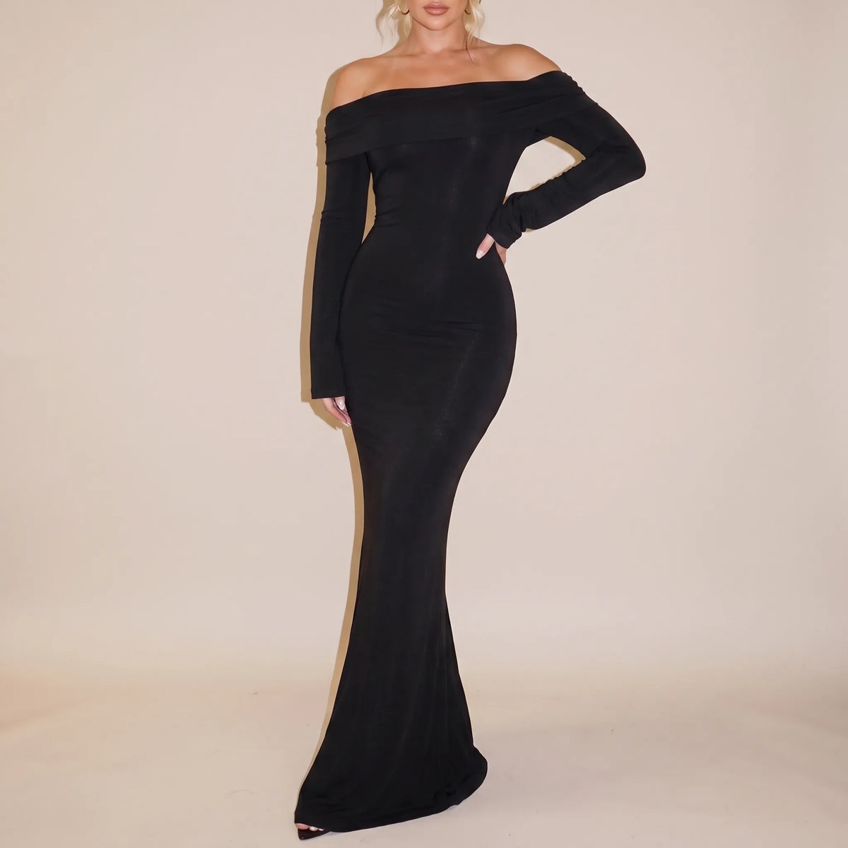Ravena | Langes Schulterfreies Abendkleid Mit Ärmeln