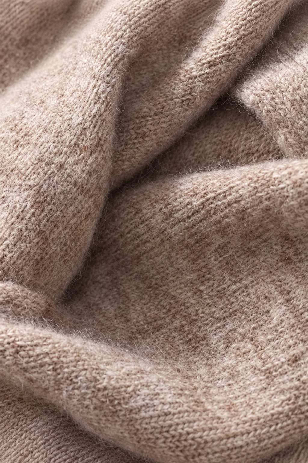 Sezet | Wollpullover Damen mit Rollkragen und asymmetrischem Saum