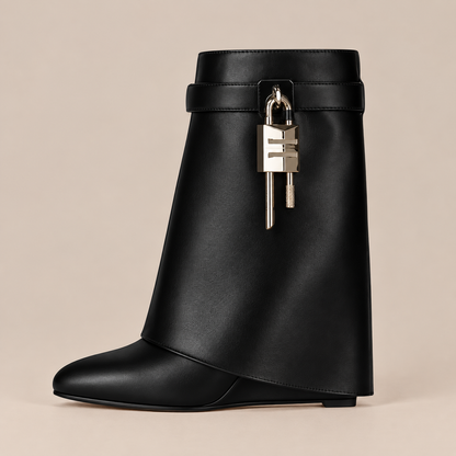 Vespera | Fold Over Boots Damen mit Keilabsatz und markantem Schaftdetail