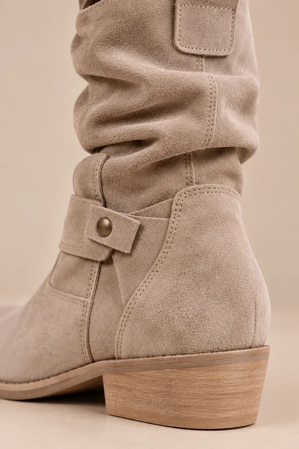 Vilma | Slouchy Boots Damen flach mit gerafftem Schaft