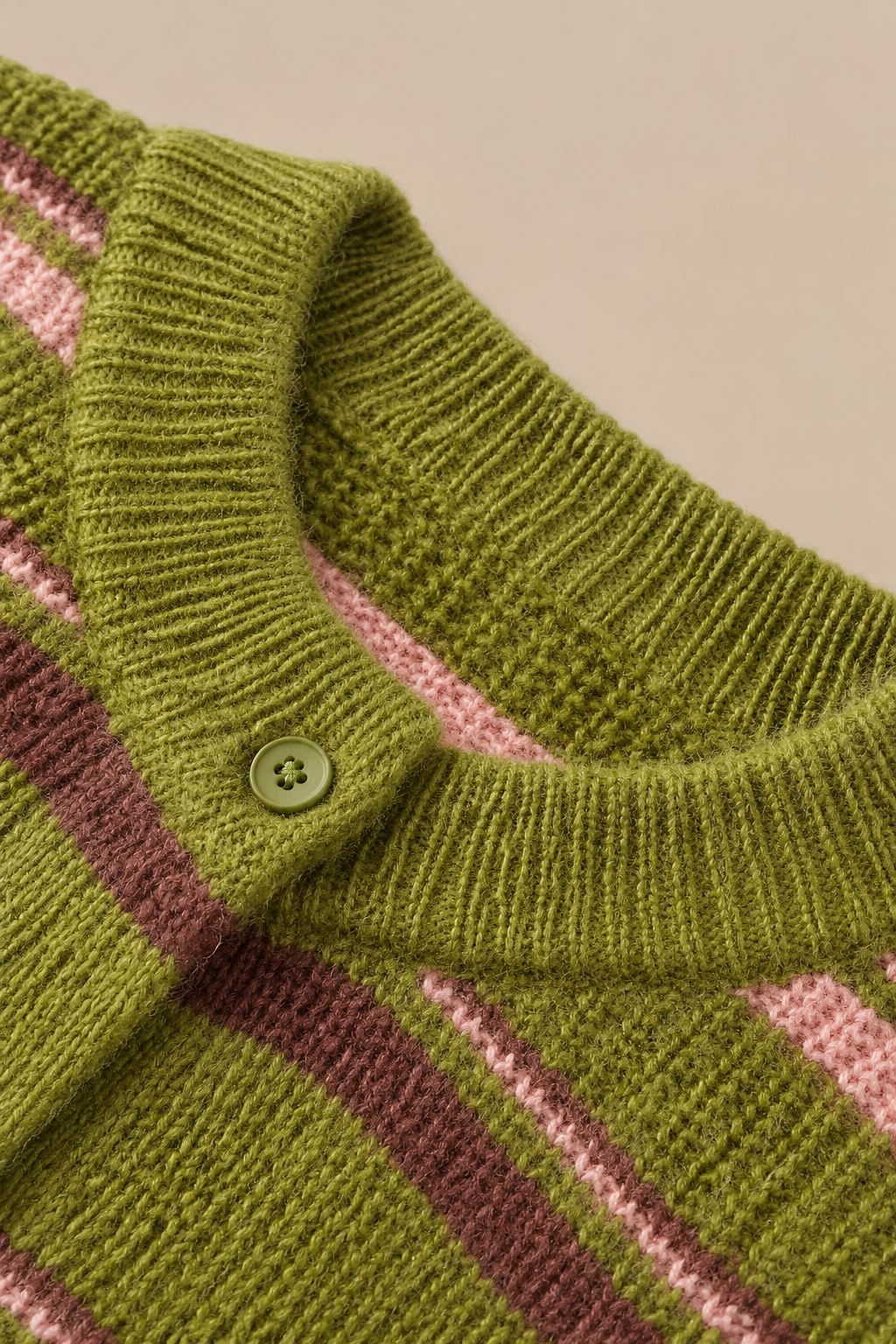 Vireya | Cardigan mit modernem Streifenmuster