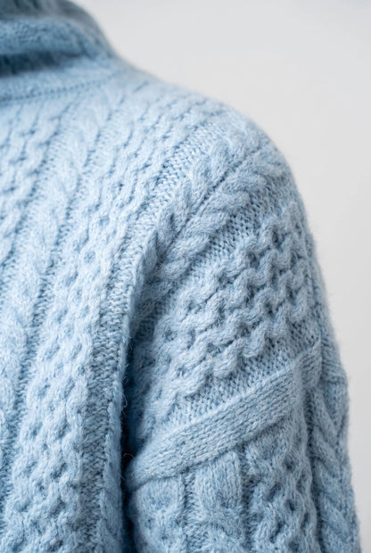 WinterWarmth | Lockerer Rollkragenpullover Mit Zopfmuster