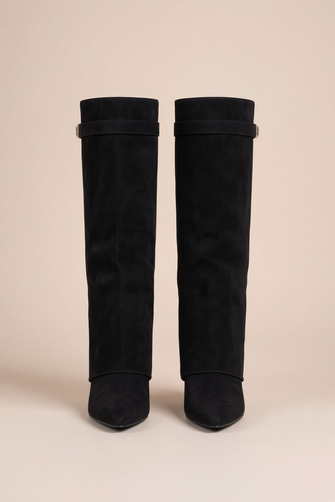 Nordara | Kniehohe Stiefel Mit Umschlagschaft Und Spitzer Kappe