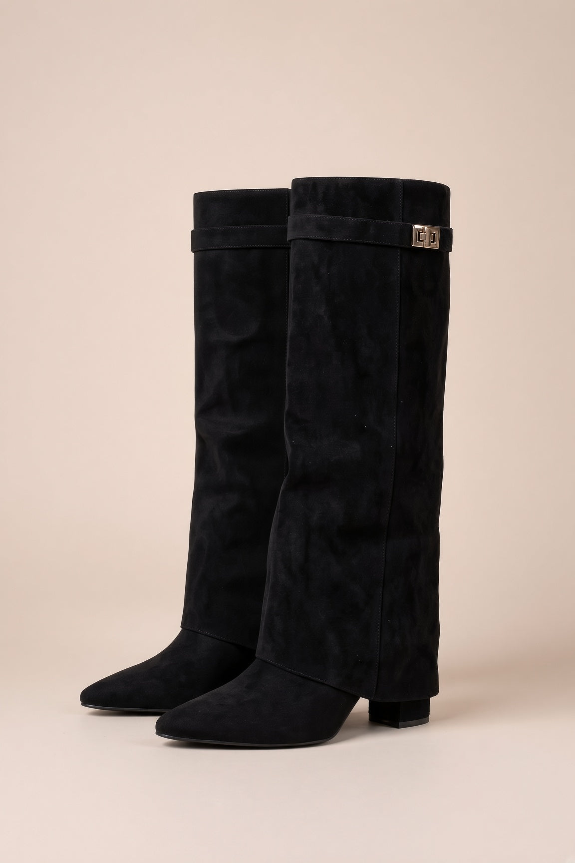 Nordara | Kniehohe Stiefel Mit Umschlagschaft Und Spitzer Kappe