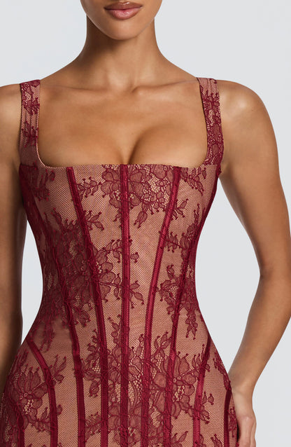 Sibylle | Damen Elegantes Tailliertes Spitzenkleid